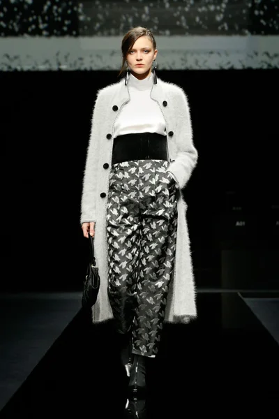 Look 28